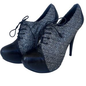 Stuart Weitzman Tweed Lace-Up Heels Sz 8